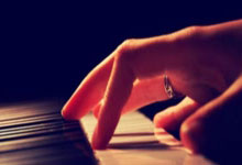 必一运动sport:西甲第17輪補賽 皇家馬德裏2-0瓦倫西亞 本澤馬兩助攻 阿森西奧世界波!皇馬戰勝10人蝙蝠!.